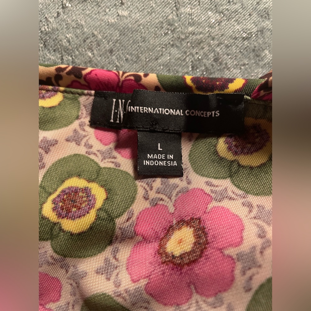 Y2K INC International Concepts Floral Long Sleeve Top Asymmetrical - Picture 4 of 4